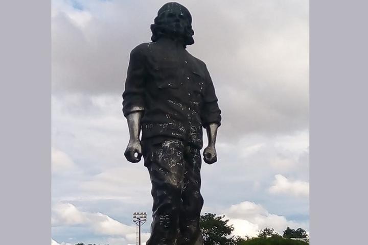 Estatua del Che