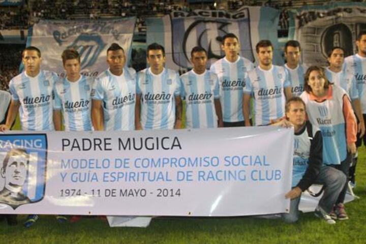 Racing 2014 homenaje a Mugica