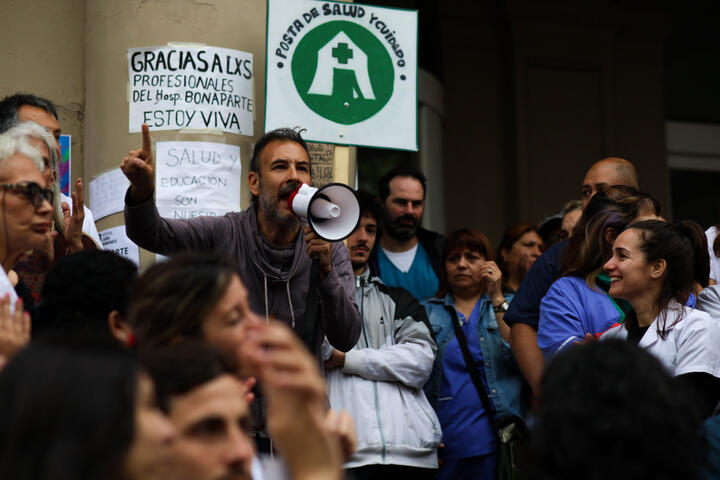 No al cierre del Hospital Bonaparte_Juli Ortiz