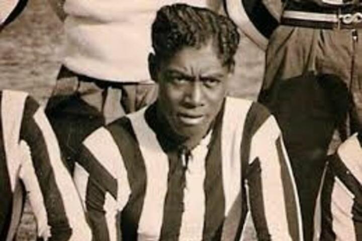 Alejandro de los Santos jugador afro de El Porvenir