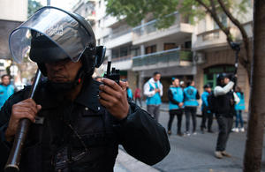 Policía de la Ciudad durante la represión en la casa de CFK en Recoleta