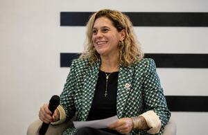 Florencia Lizaraso en panel.