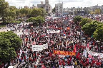 Uruguay: marcha contra la reforma laboral