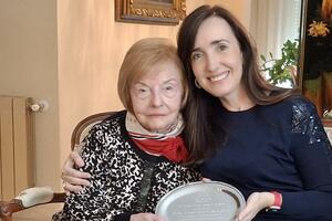 Victoria Villarruel con Isabel Perón