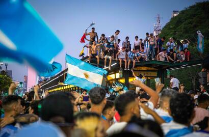 Festejos en el Obelisco por Argentina campeón mundial 