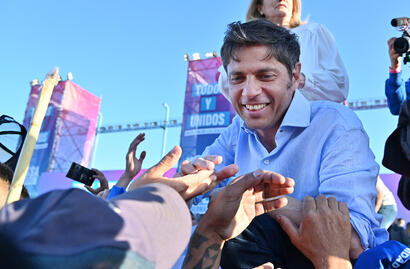 Axel Kicillof en el cierre de campaña 2023 en Arsenal